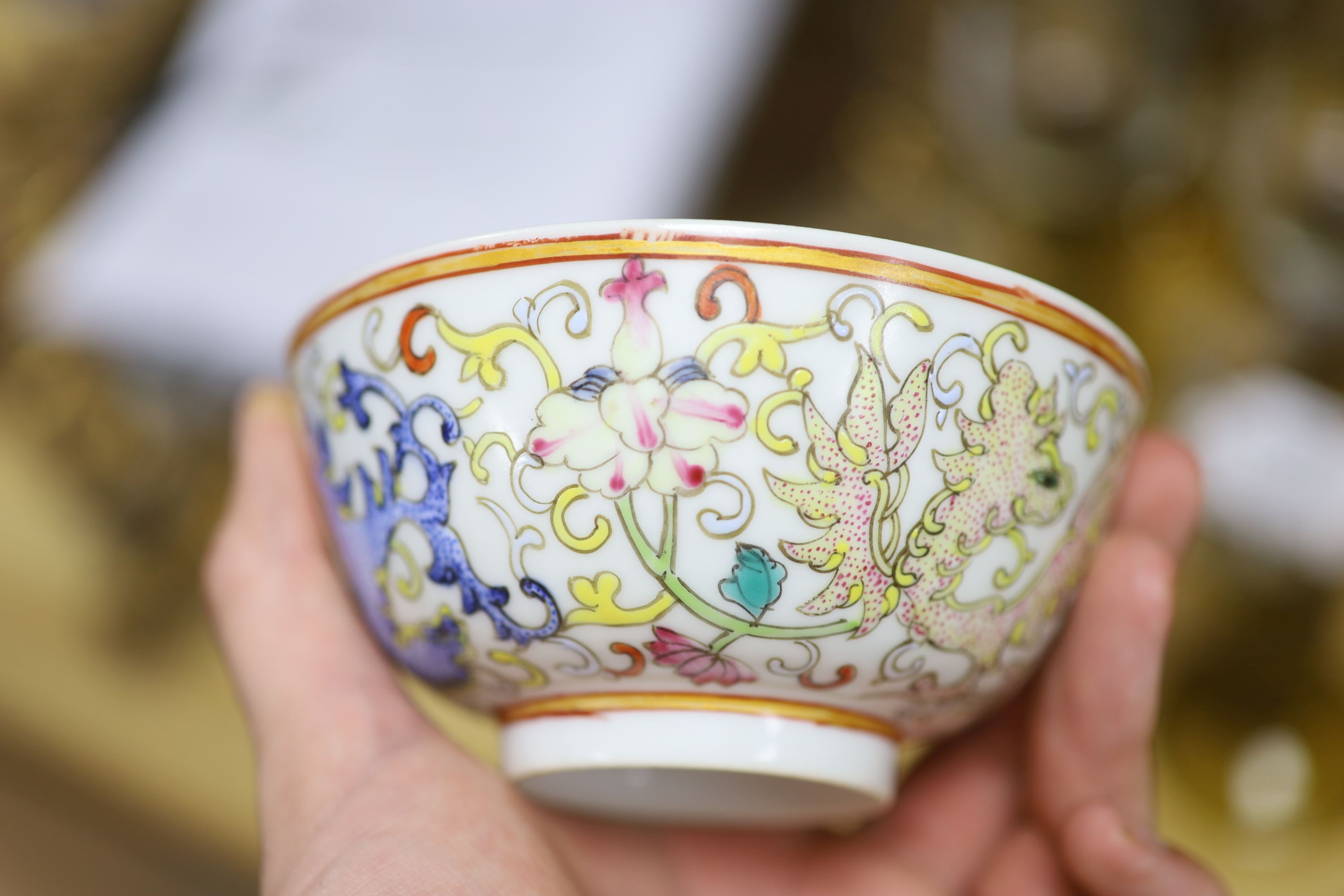 A pair of Chinese famille rose bowls, diameter 12cm